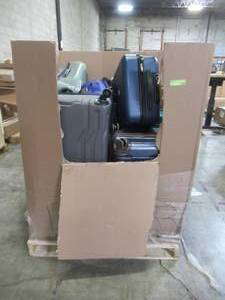 lot 307 image: WHOLESALE MIXED PALLET OF MICELLANOUS SUITCASES AND LUGGAGE