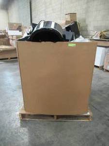 lot 318 image: WHOLESALE MIXED PALLET OF MICELLANOUS SMALL KITCHEN APPLIANCES AND COOKWARE