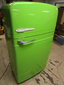 lot 201 image: VINTAGE WESTINGHOUSE REFRIGERATOR  MAN-CAVE, GARAGE BEER FRIDGE