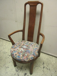 lot 204 image: VINTAGE ACCENT CHAIR W UPHOLSTERED SEAT