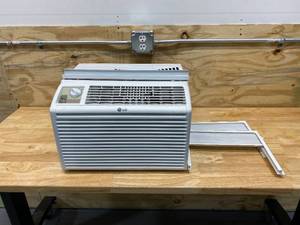 lot 69 image: LG ELECTRONICS 5,000 BTU 115-Volt Window Air Conditioner in White