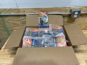 lot 113 image: FUNKO Lot of 20-  Batman Classic TV Series BookWorm Fully Poseable Action Figures