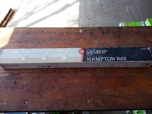 lot 149 image: Mini-Step 44 in. 3-Light White Linear Track Lighting Kit