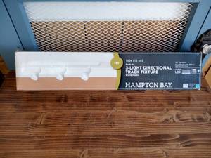 lot 157 image: 1.9 ft. 3-Light White Integrated LED Plug-in Track Lighting Kit Fixture