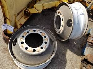 lot 305 image: Lot of (2) Commercial Extra Service Truck Wheel 10-Lug