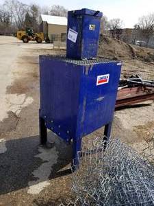 lot 208 image: Lincoln Series A Oil Can Crusher 4163