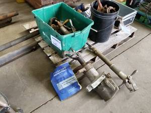 lot 245 image: Mueller Drilling and Tapping Machine B-100
