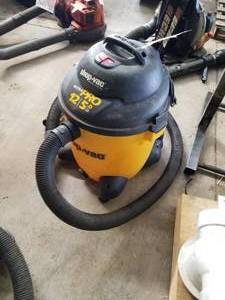 lot 261 image: Shop-Vac WetDry Utility Vac 12 Gallon