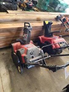 lot 256 image: Toro CCR 2450 Snowblower  with 5hp 141cc Engine
