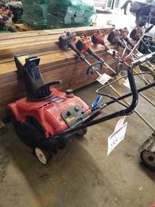 lot 255 image: Toro Power Clear Snowblower 21W  with R Tek 2-Cycle 141cc Engine