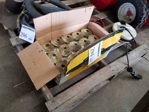lot 294 image: Fanaco Fasteners CR3D Smooth Shank Electro Galvanized 15-degree Wire Collated Coil Roofing Nails 7200-Count Box  1-14x.120 (in box)