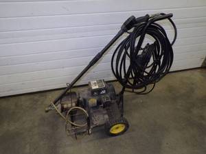 lot 3 image: John Deere Pressure Washer Electric with Blador Motor Consigner States works good