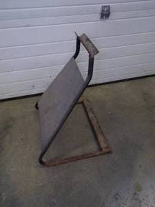 lot 5 image: Snowmobile Stand