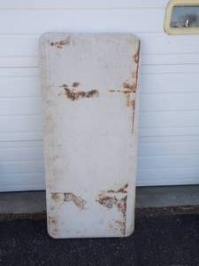 lot 29 image: Folding Table