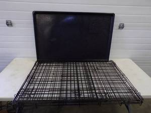 lot 77 image: Dog Kennel