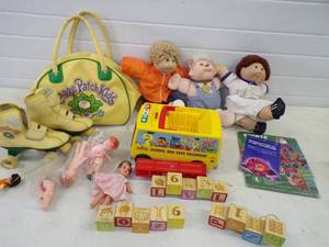 lot 82 image: Cabbage Patch Dolls with Accessories and Vintage Toys