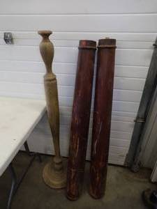 lot 103 image: Mahogany Lamp Base and 2 Vintage Column Pillars