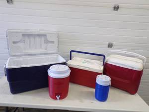 lot 109 image: 5 Coolers