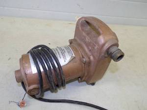 lot 112 image: Portable Utility Pump