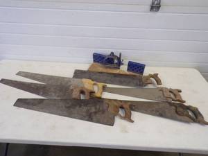lot 115 image: Lot of Vintage Hand Saws