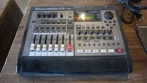 Roland VS-840GX Digital Studio Workstation