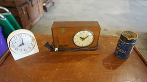 2 Vintage Clocks