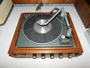 Vintage Fisher 85 Turntable Record Player