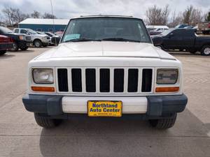 lot 4 image: 2000 Jeep Cherokee Sport