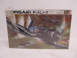 lot 87 image: Vintage Revell Corsair F4U-1