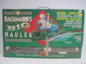 lot 9 image: LARGE New In Box BACHMANN Big Hauler Train Set