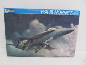 lot 12 image: Italeri FA-18 Hornet Model Kit