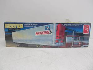 lot 26 image: Larger Vintage AMT Watkins Reefer Semi Trailer