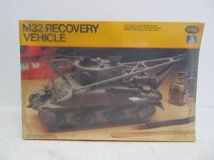 lot 34 image: Vintage Testors US Army M32 Recovery Vehicle