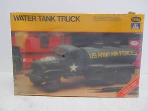lot 35 image: Vintage Testors US Army Water Tank Truck