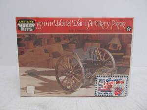 lot 51 image: Vintage Life-Like 75mm WW1 Military Artillery Cannon