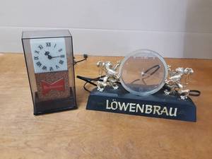 Vintage Budweiser & Lowenbrau Beer Clocks  Lights