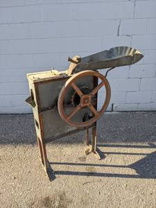 Antique New Idea Corn Sheller