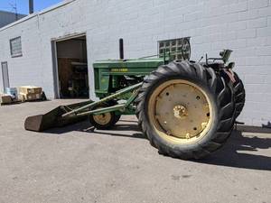 1955 John Deere 60 Tractor w Loader - SEE VIDEO