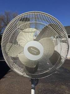 lot 124 image: Holmes 2 Cool 3 Speed Oscillating Floor Fan