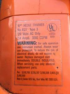 lot 136 image: Black and Decker 16 Inch Hedge Trimmer