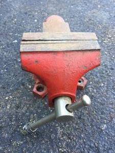 lot 140 image: Work Bench Vise