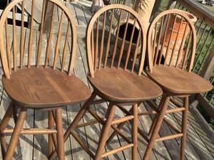 lot 148 image: 3 Wooden Swivel Barstools
