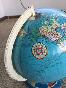 lot 170 image: Metal Globe