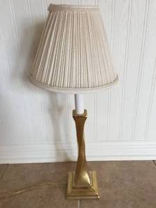 lot 200 image: Brass Table Lamp