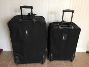 lot 213 image: 2 Leisure Brand Suitcases