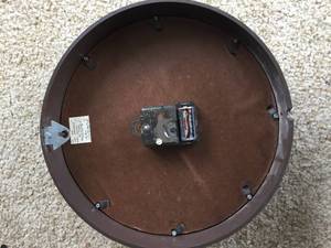 lot 232 image: Seth Thomas Battery Operated Wall Clock