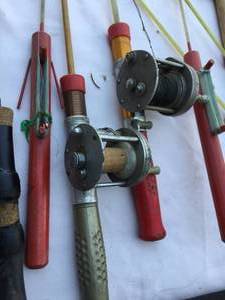 lot 286 image: Vintage Ice Fishing Items