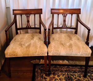 lot 1 image: Magnificent Mahogany Baker Dining Set