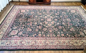 lot 4 image: Large Wool Area Rug