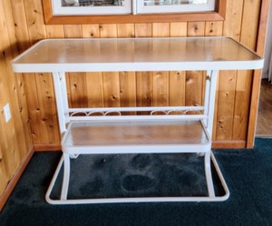 lot 12 image: Hightop Glass Patio Table